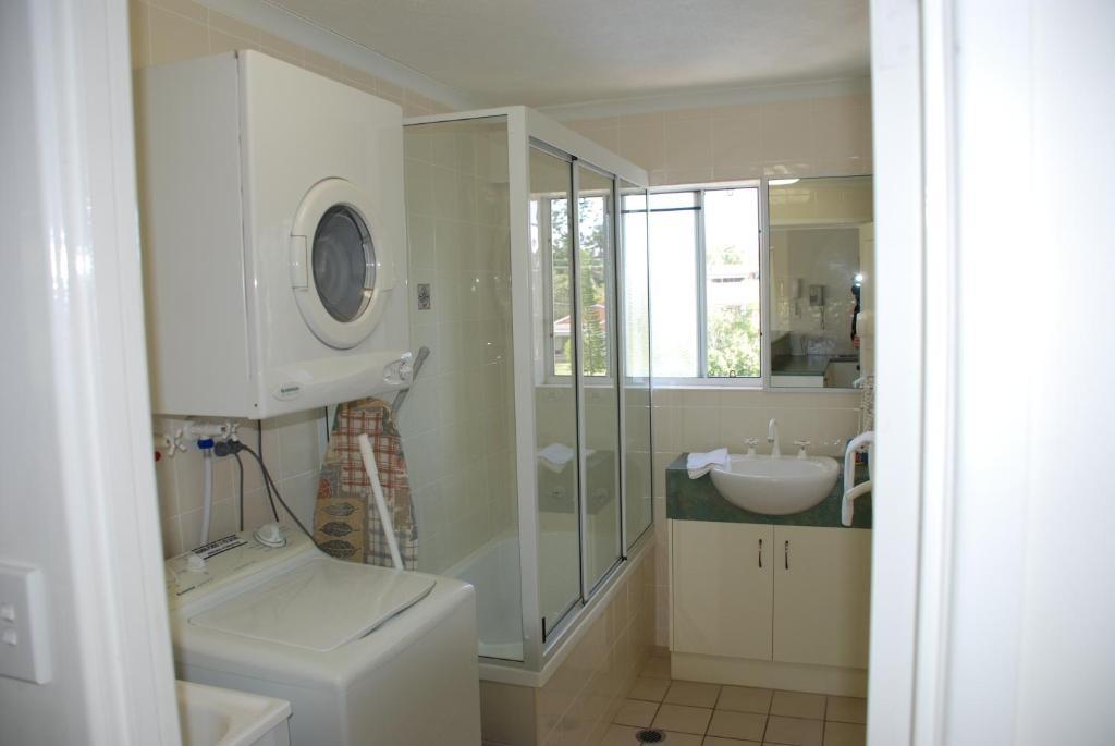 Jade Waters Luxury Apartments Hervey Bay Room photo