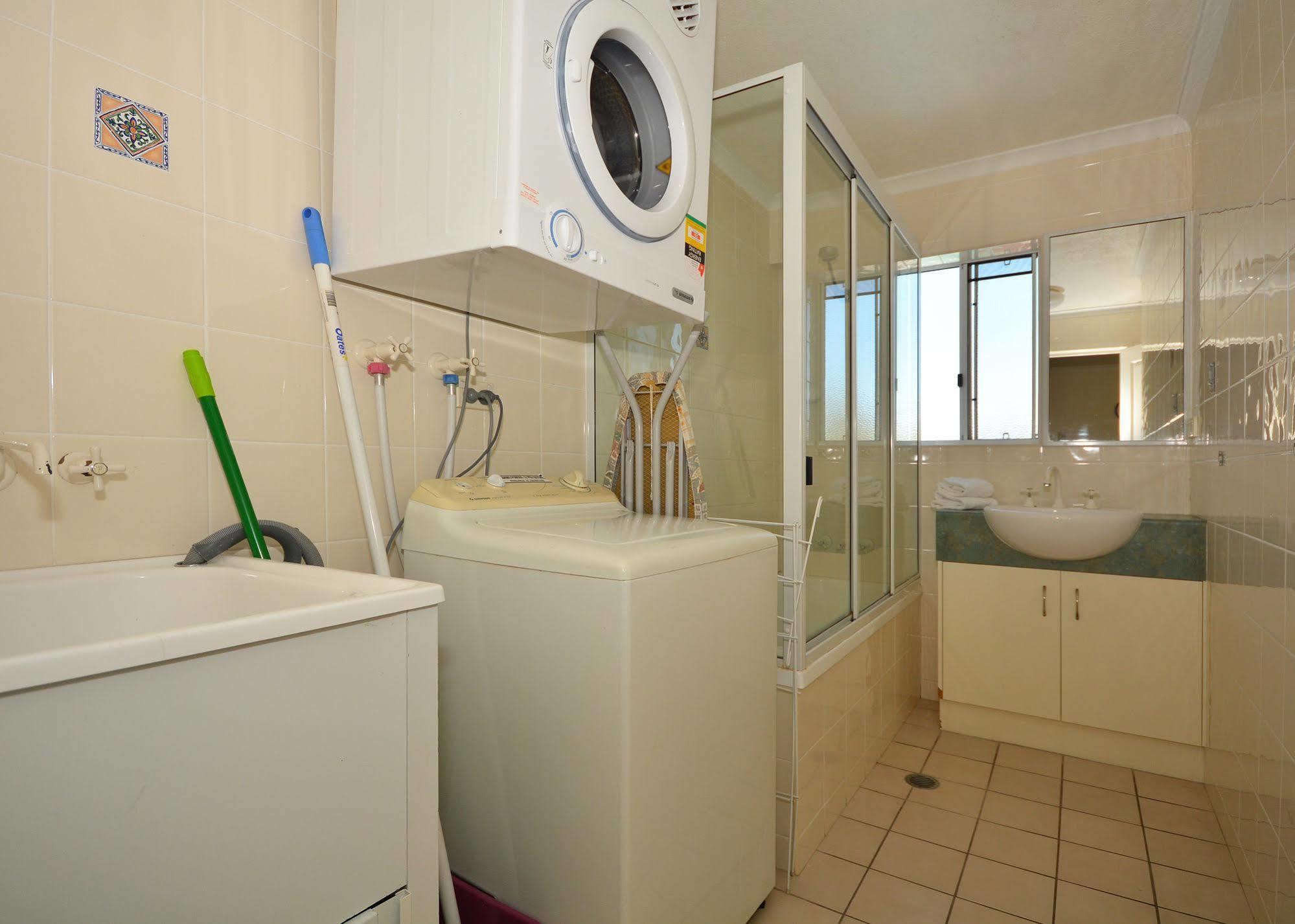 Jade Waters Luxury Apartments Hervey Bay Exterior photo